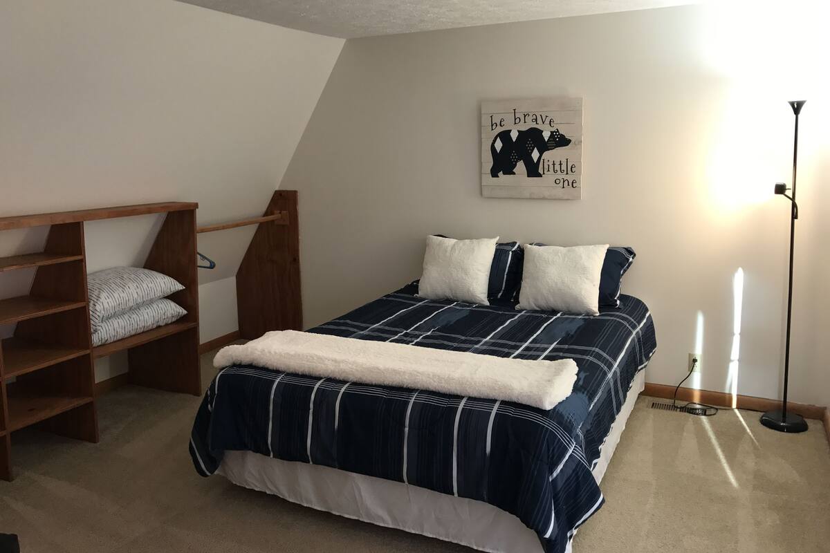 Deluxe Chalet, 2 Bedrooms, Kitchen, Valley View | WiFi (free), individually decorated, individually furnished, bed sheets