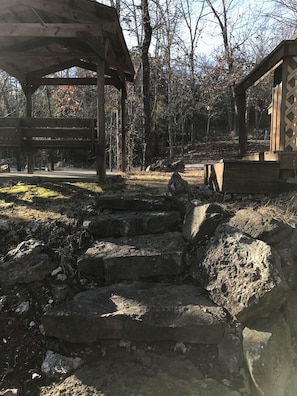 Deluxe Chalet, 1 Bedroom, Kitchen, Valley View | Terrace/patio - Norfork Lake Ozark Mountain Lodge (Gamaliel)