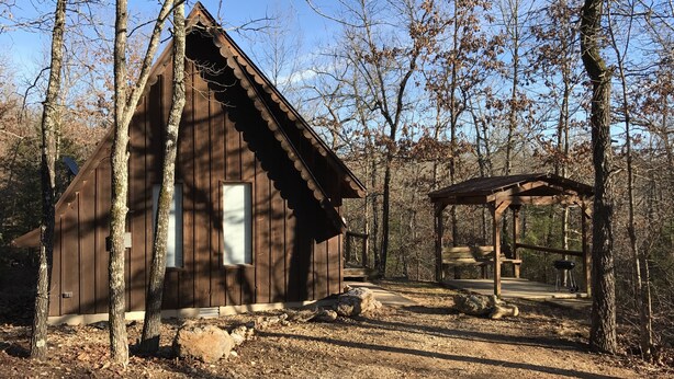 Free WiFi, individually decorated, individually furnished, bed sheets - Norfork Lake Ozark Mountain Lodge (Gamaliel)