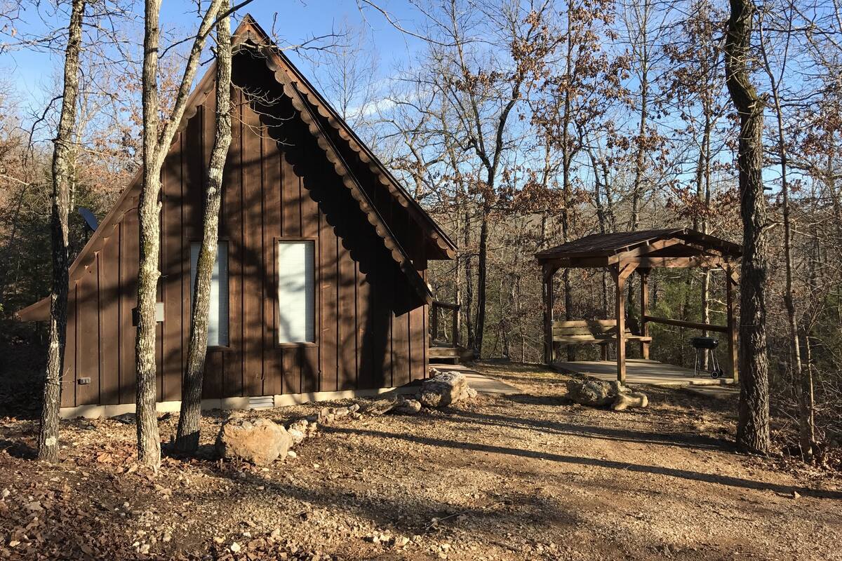Deluxe Chalet, 1 Bedroom, Kitchen, Valley View | WiFi (free), individually decorated, individually furnished, bed sheets