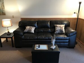 豪華木屋, 2 間臥室, 廚房, 山谷景觀 | 客廳 | 平面電視