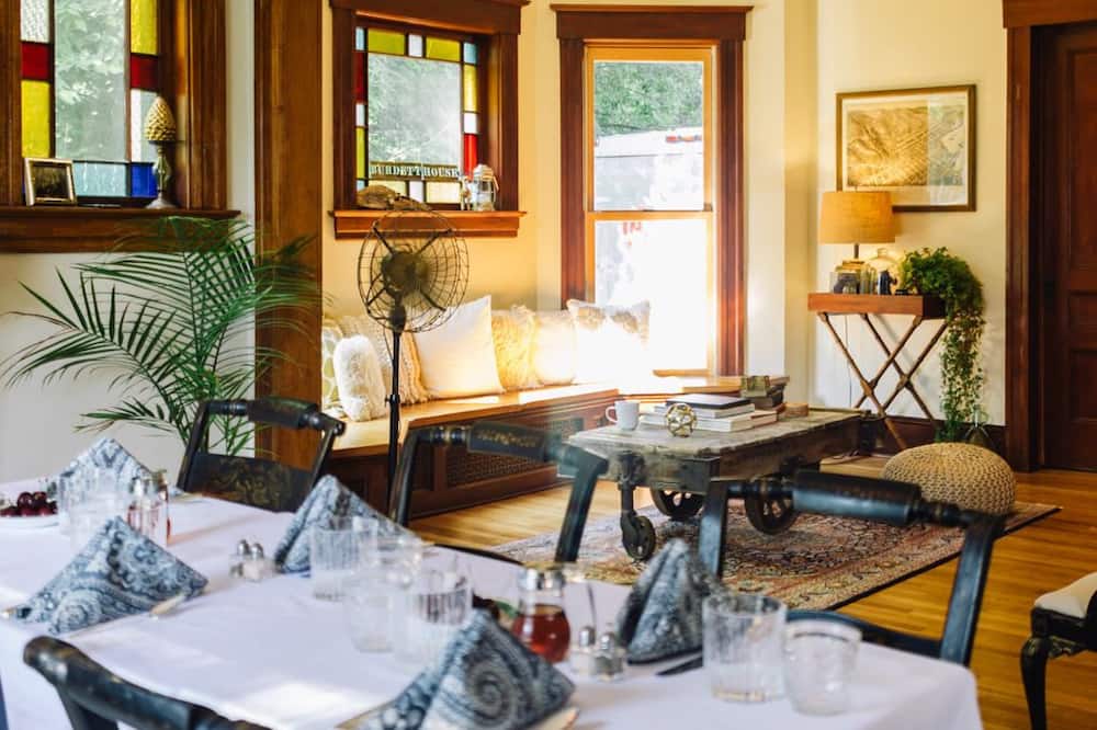 Burdett House Bed & Breakfast