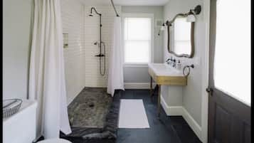 Shower, free toiletries, hair dryer, towels