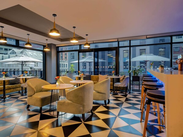 3 barer/lounger, tapasbar, gastropub