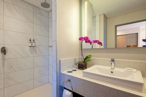 Ducha, cabezal de ducha tipo lluvia, artículos de tocador de diseñador