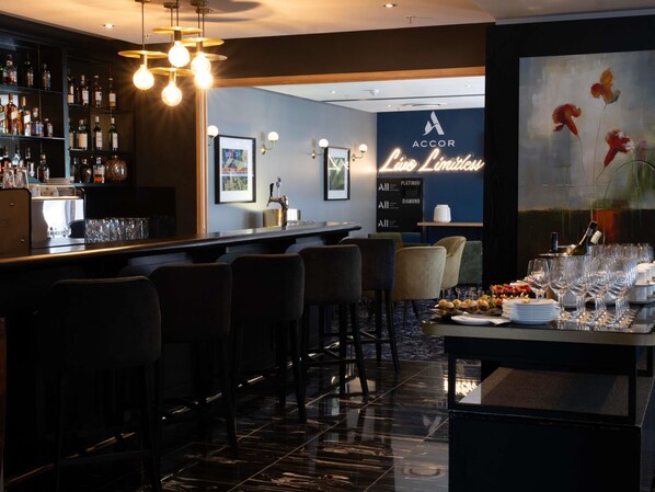 3 bars/lounges, tapas bar, gastropub