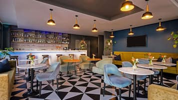 3 bars/lounges, tapas bar, gastropub