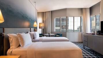 1 bedroom, Egyptian cotton sheets, premium bedding, down comforters