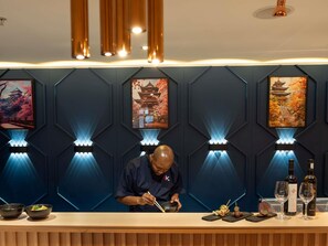 4 restaurants, spécialités Cuisine internationale