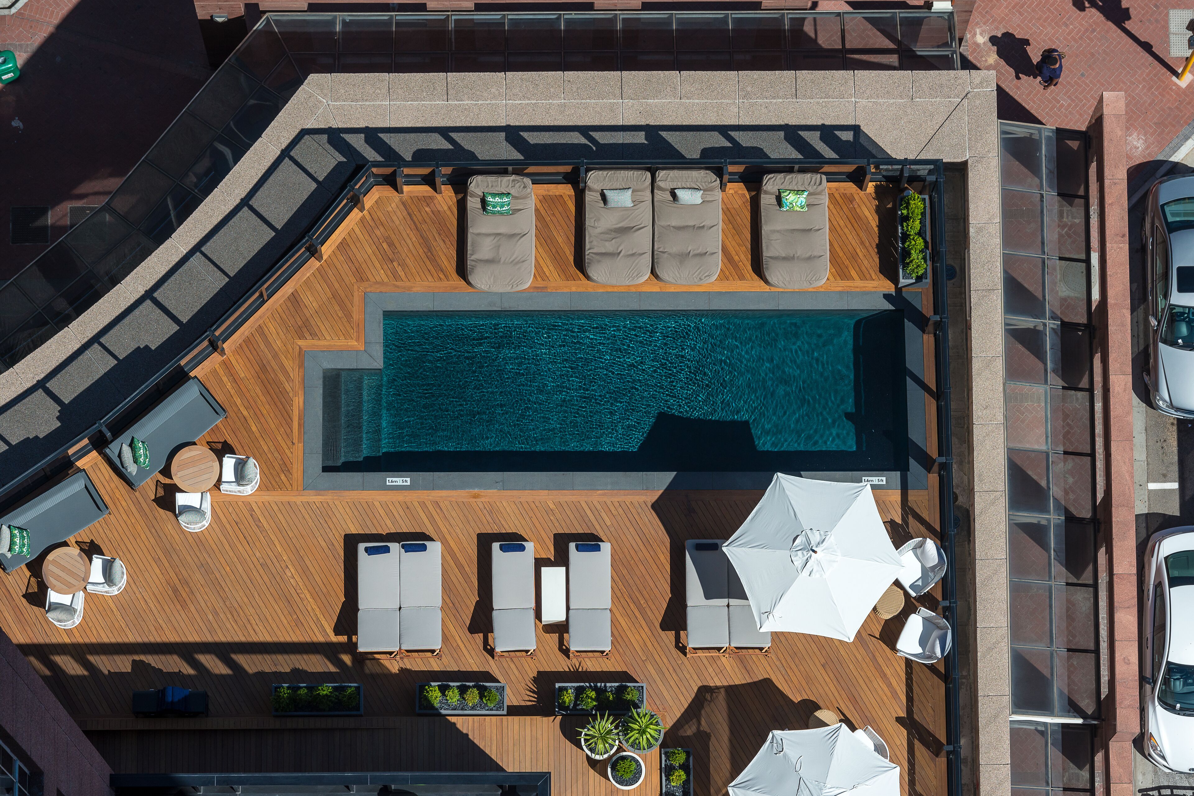 outdoor pool, free pool cabanas, pool umbrellas