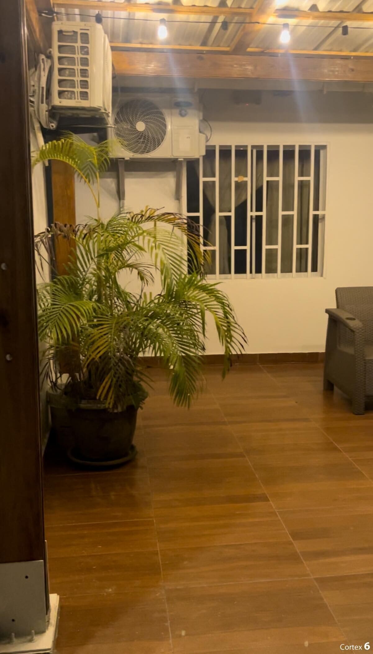 TV màn hình phẳng 32-inch có truyền hình cáp, TV 