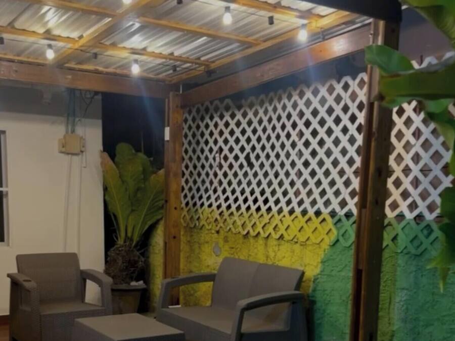 32-inch flat-screen TV with cable channels, TV