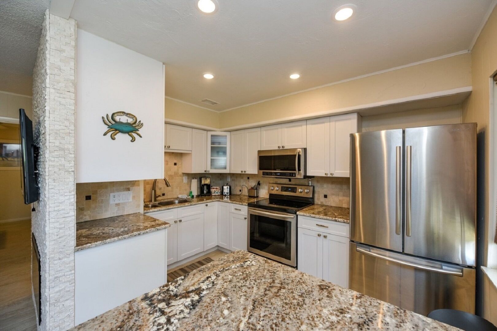 Condo (Sea Club II - 11E) | Private kitchen | Fridge, microwave, cookware/dishes/utensils
