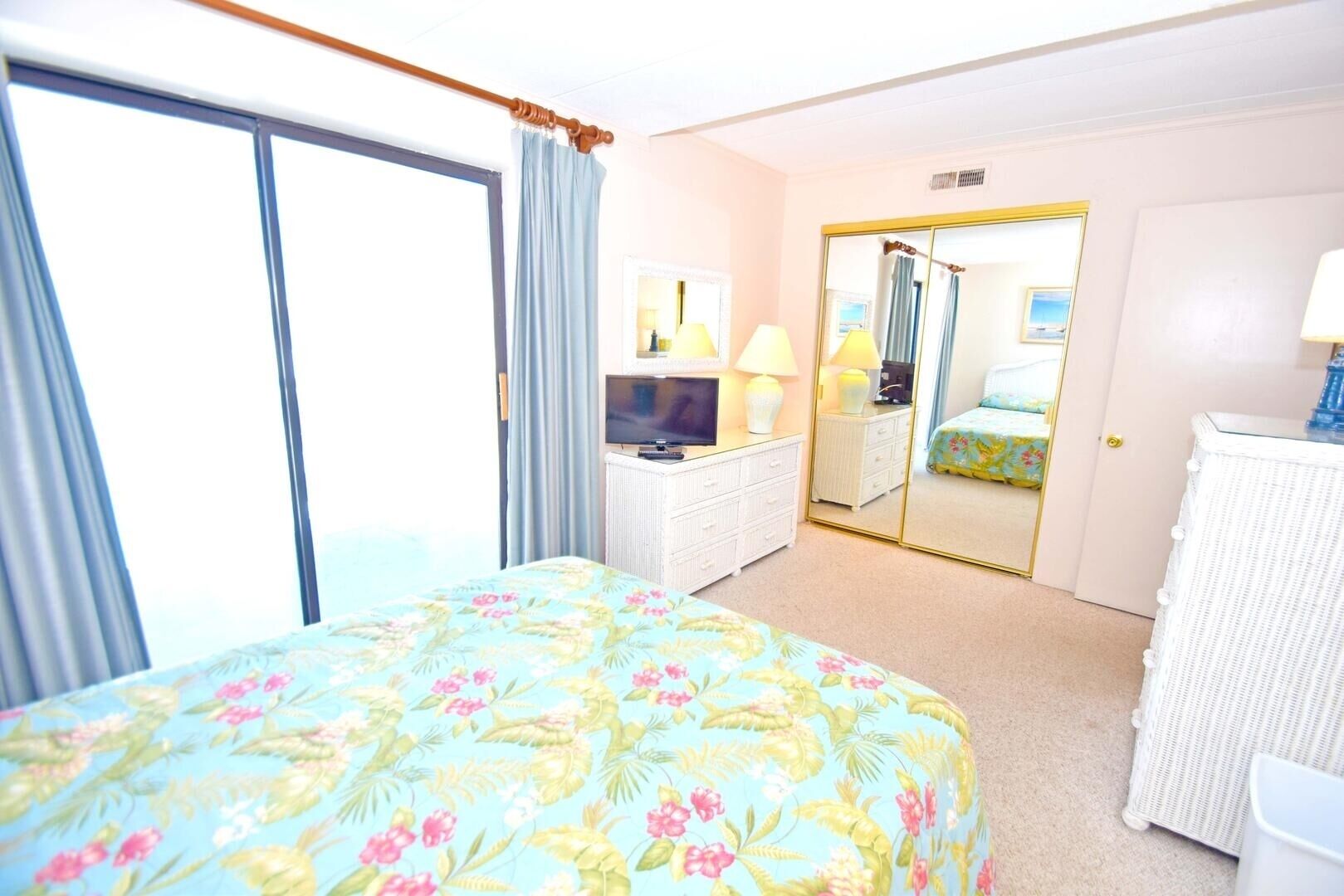 Condo, 3 Bedrooms | 3 bedrooms, iron/ironing board, free WiFi