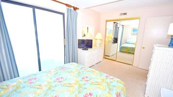 Condo, 3 Bedrooms | 3 bedrooms, iron/ironing board, free WiFi