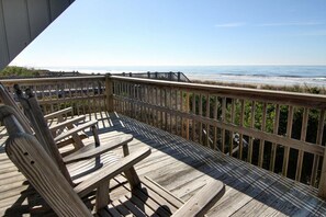 Maison, 3 chambres | Balcon
