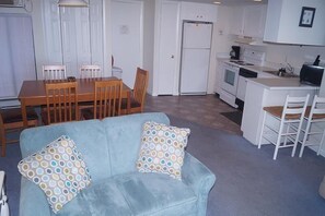 Condo, 1 chambre | Cuisine privée | Réfrigérateur, four à micro-ondes, lave-vaisselle, cafetière-théière