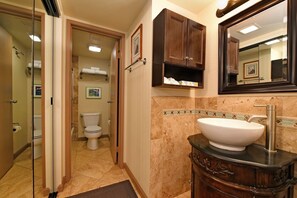 شقة - غرفة نوم واحدة | حمام | مناشف، شامبو