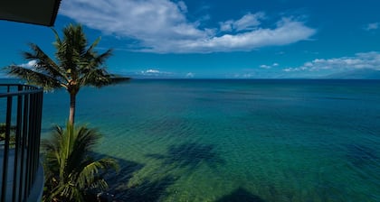 Kahana Reef 402 by RedAwning