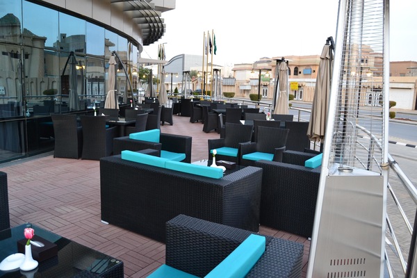 Shower, hair dryer, bathrobes, slippers