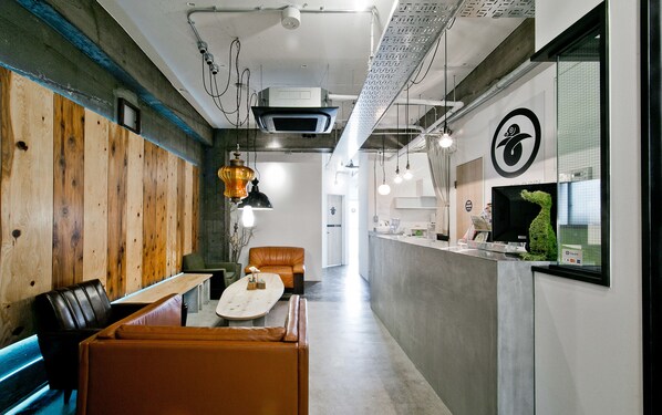 Área de estar no saguão