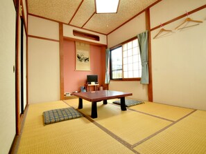 트래디셔널룸, 공용 욕실 (Japanese-style, For 2 Guests) | 무료 WiFi