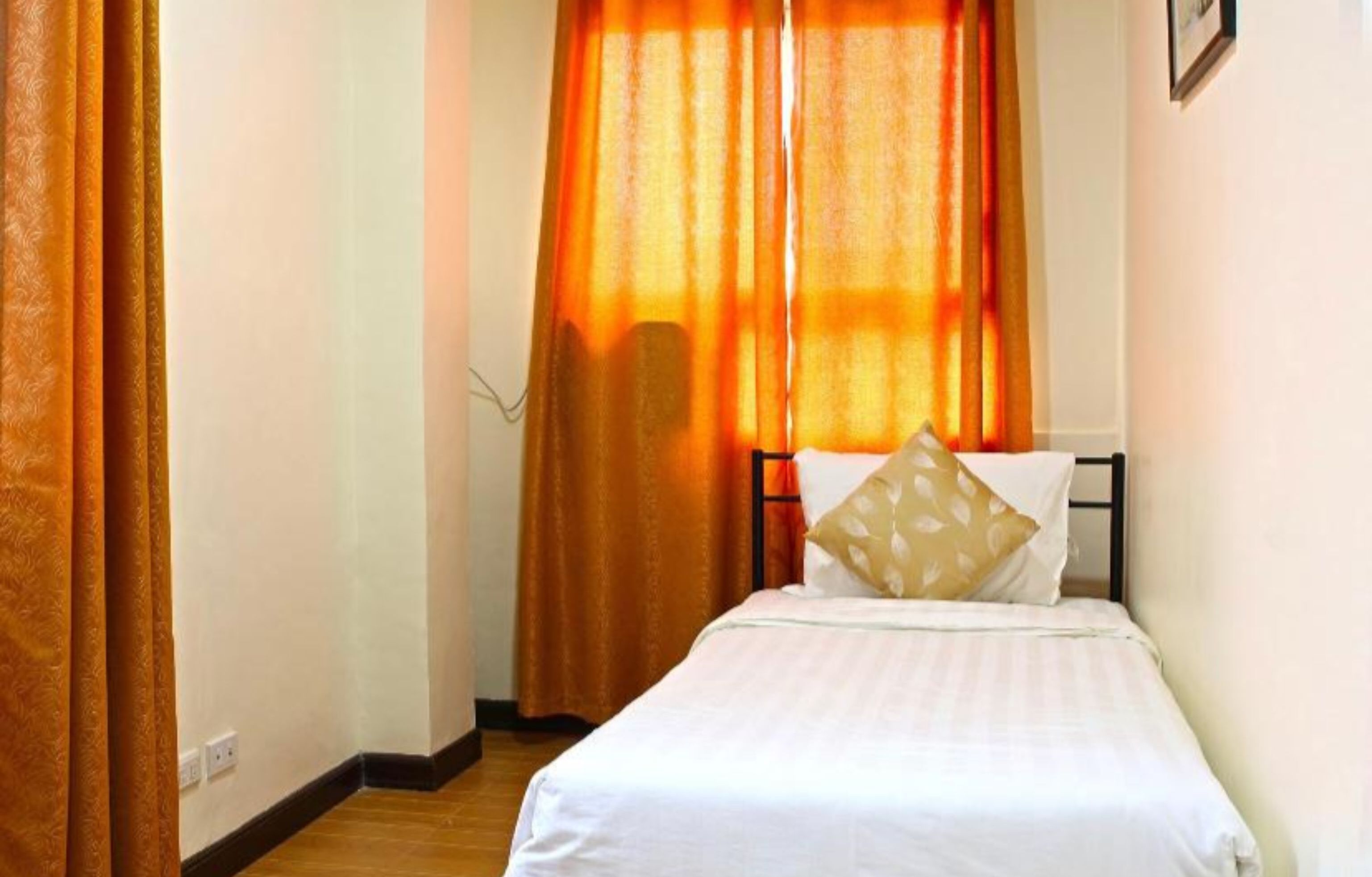 family suite | 3 bedrooms, soundproofing, free wifi, bed sheets