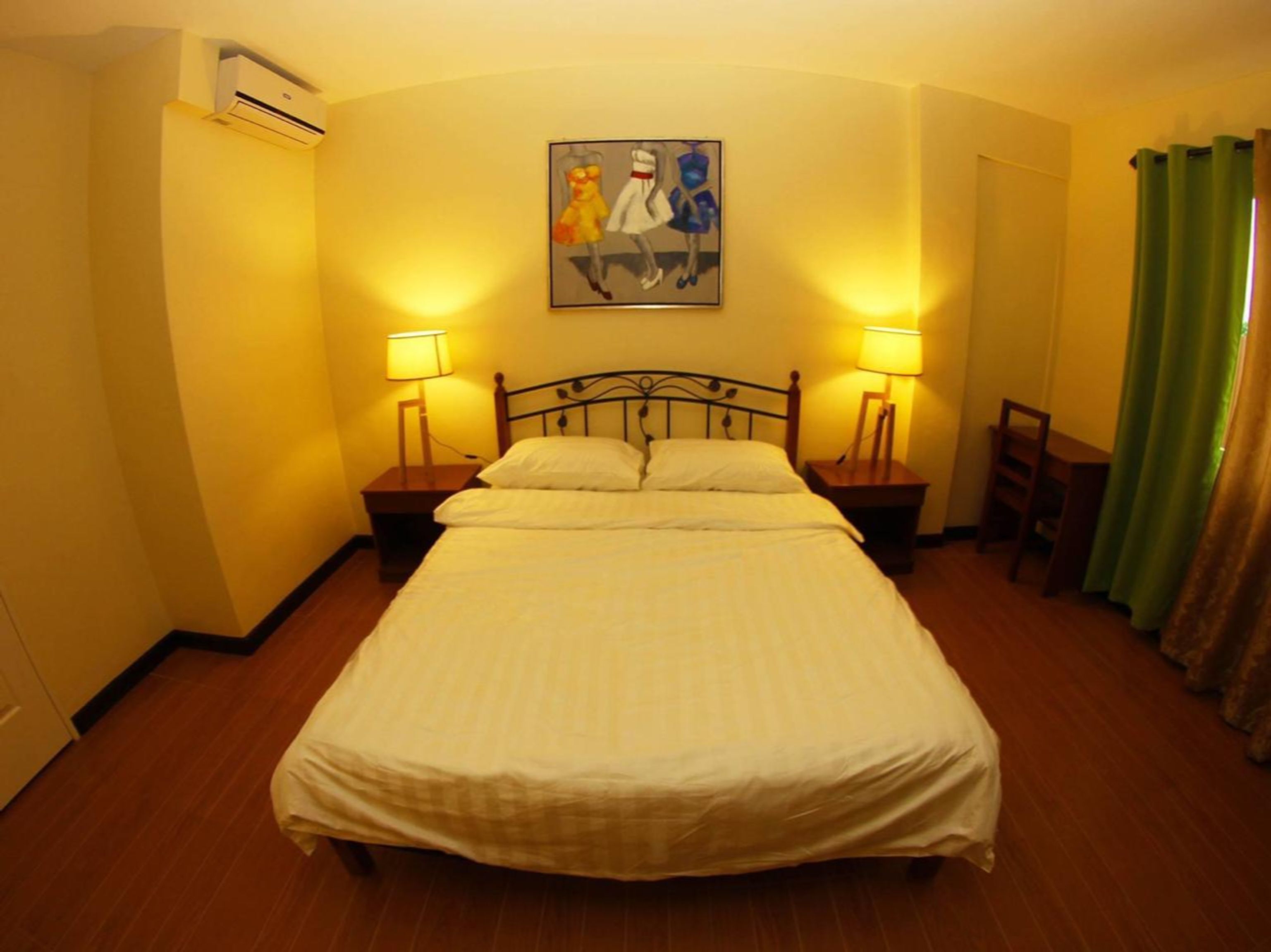 family suite | 3 bedrooms, soundproofing, free wifi, bed sheets