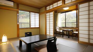 Japanese Style Room with Shared Bathroom, Main Building for 4 people 18.2sqm | Free WiFi, bed sheets