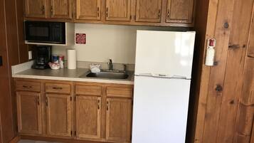 Room, 2 Queen Beds, Kitchen | Iron/ironing board, free WiFi, bed sheets