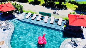 2 bars, bar en bord de piscine, bar de plage