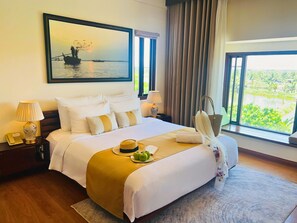 Minibar, in-room safe, desk, laptop workspace - Happy Life Memories Hoi An Hotel & Spa ​​​​​​​ (Da Nang)