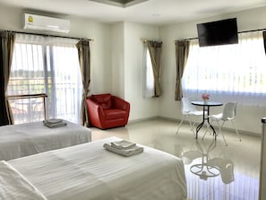 Living area - Baan Hinwong (Sattahip)