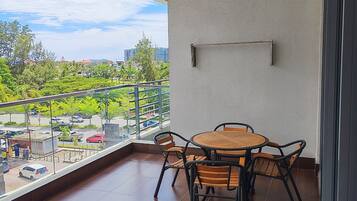 Apartment, 3 Bedrooms, Balcony, City View | City view