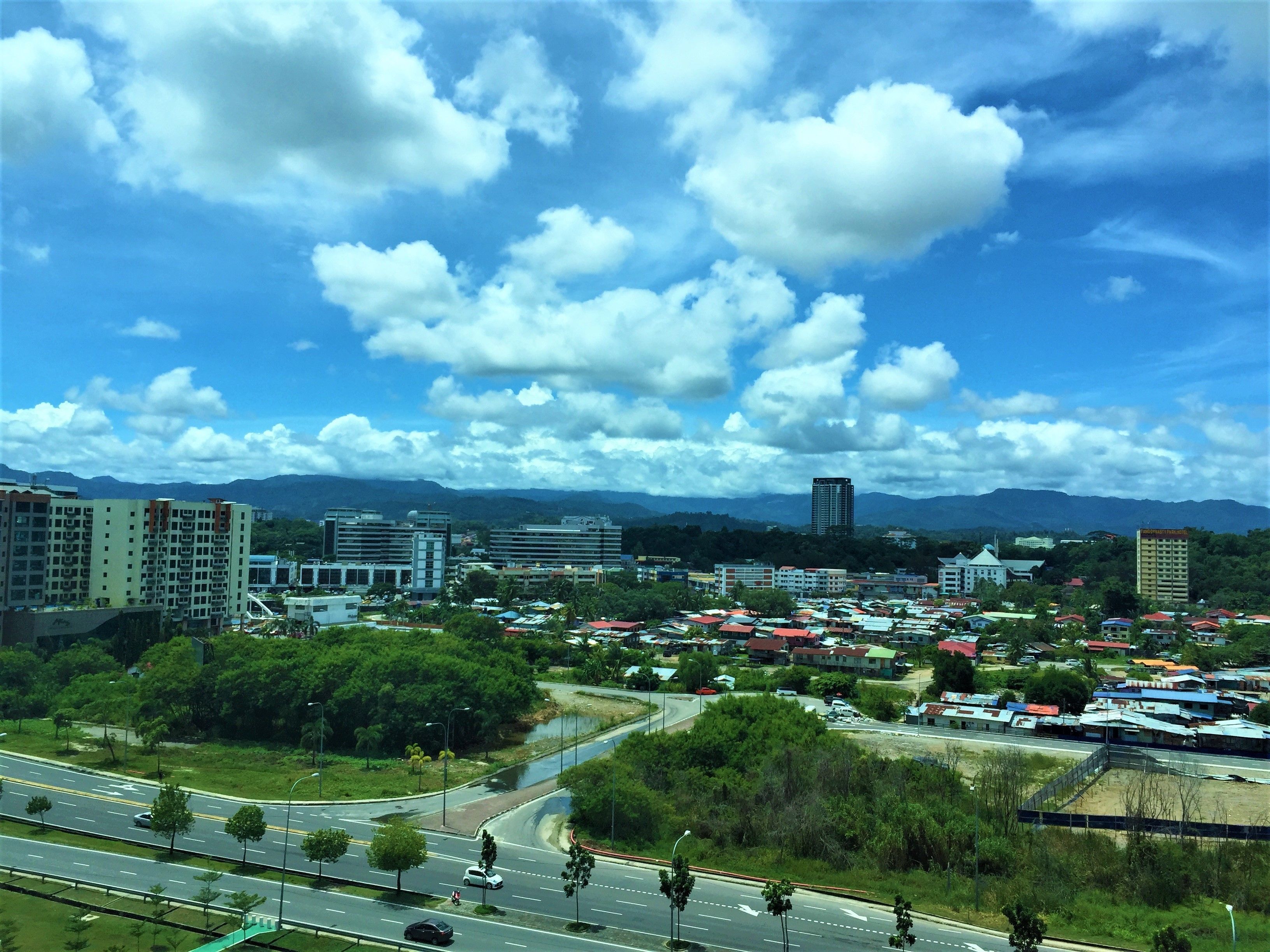 Lejlighed - 2 soveværelser - balkon - byudsigt | Udsigt fra værelset