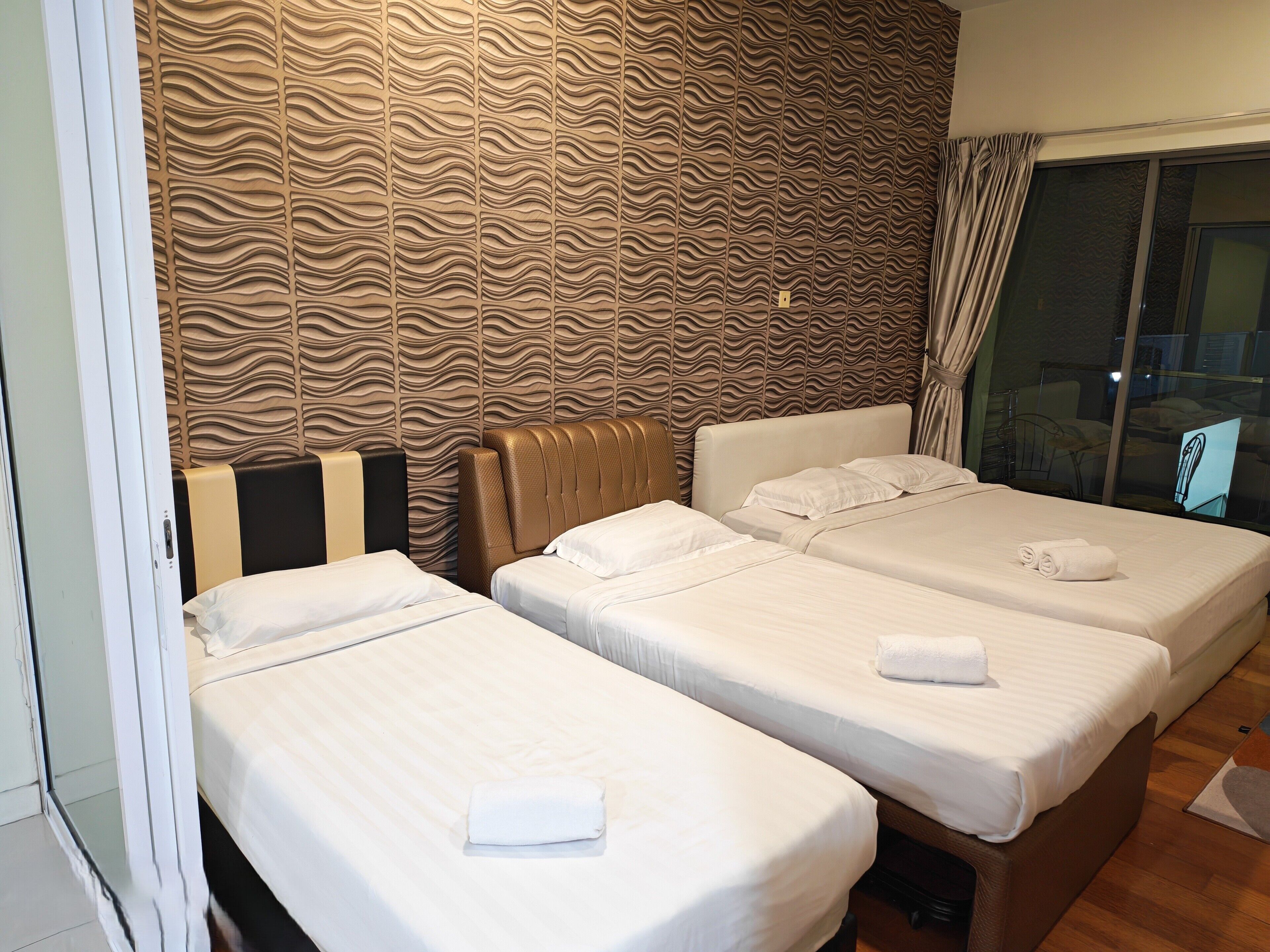 Deluxe Apartment, 2 Bedrooms, Garden View | Premium bedding, individually decorated, individually furnished, desk