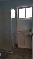2-Bedroom Villa (Queen, Bunk, Single) | Bathroom | Shower, free toiletries, hair dryer, towels