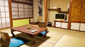 Small Double Room, Non Smoking | Individually decorated, desk, free WiFi - Chuoukan Shimizuya Ryokan (Nagano)