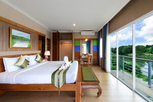 Princess Suite Double Room | Minibar, desk, blackout drapes, rollaway beds