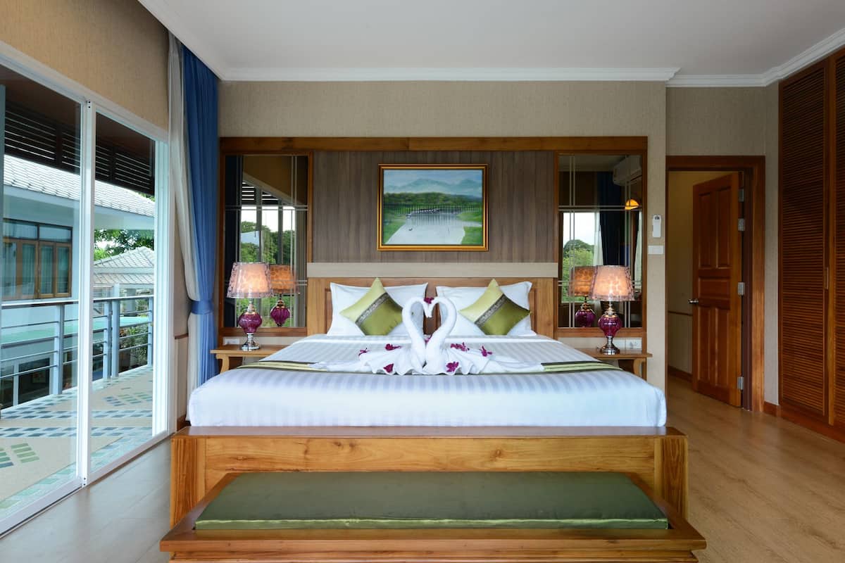 princess suite double room | 1 bedroom, minibar, desk, blackout curtains