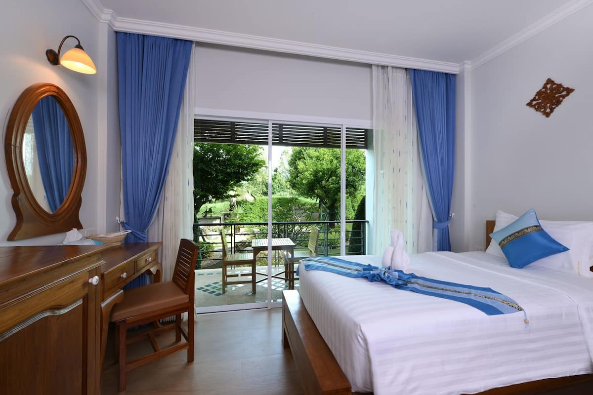 Minibar, bureau, rideaux d’obscurcissement, lit d’appoint (supplément)