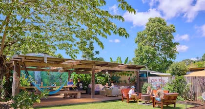 On The Wallaby Eco Lodge - Hostel