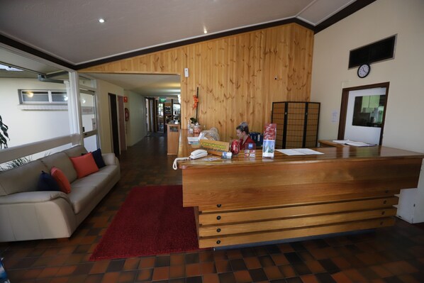 Check-in/check-out kiosk - Emerald Central Hotel (Emerald)
