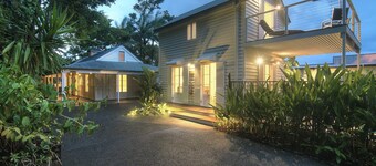 Port Douglas Cottage and Lodge