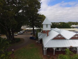 Fachada de la propiedad