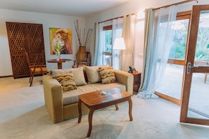 2 bedrooms, minibar, in-room safe, desk