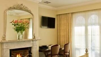 In-room safe, iron/ironing board, free WiFi, bed sheets