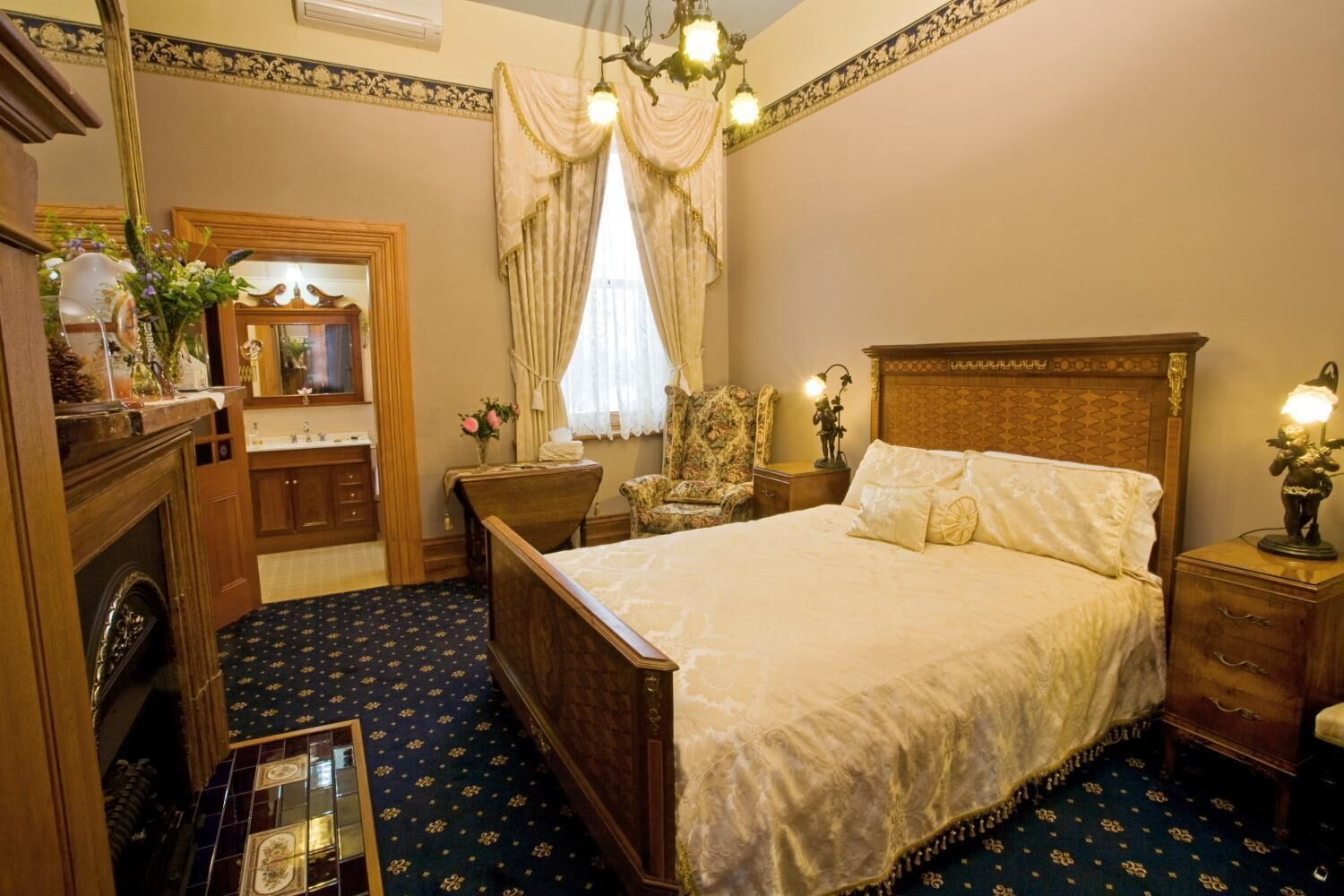 ตู้นิรภัยในห้องพัก, เตารีด/โต๊ะรีดผ้า, Wi-Fi ฟรี, ผ้าปูที่นอน