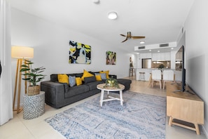 Appartement supérieur | Salle de séjour | Téléviseur connecté, Netflix, services de diffusion en continu