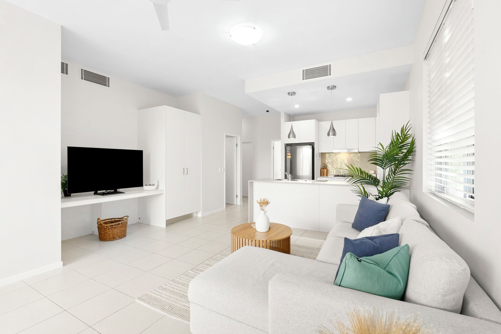 Panoramic Apartment | Living area | Smart TV, Netflix, streaming services